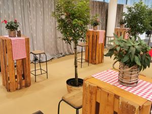 Holzplanken Stehkube gross 2